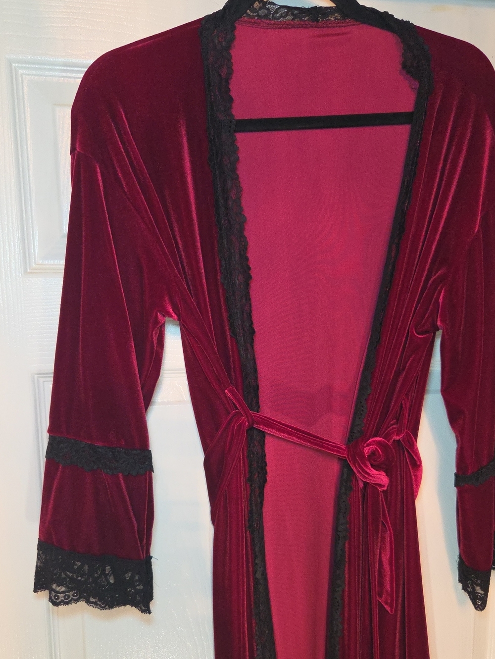 Velvet Lace-Trim Robe - Wine Red